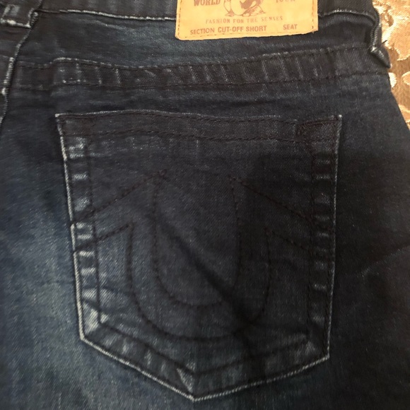 Boys True Religion shorts - Picture 3 of 4